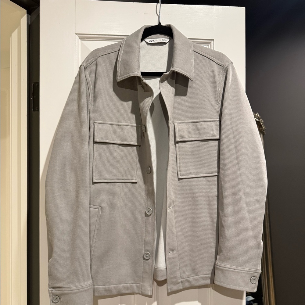 Zara Men's Light Gray textured over Shirt medium